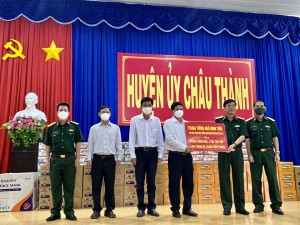 Thăm, tặng quà hỗ trợ người dân huyện Châu Thành   