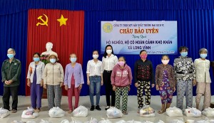 Châu Thành: Trao tặng 300 phần quà cho người nghèo 