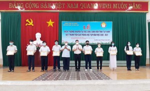 Hội Khuyến học tỉnh: Khen thưởng 76 học sinh, sinh viên 