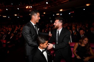 Ronaldo, Messi tiếp tục đua giải The Best của FIFA 