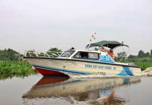 Tăng cường kiểm tra, xử lý các vi phạm quy định về quản lý, khai thác cảng, bến thuỷ nội địa 