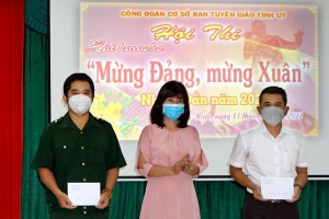 Hội thi hát karaoke “Mừng Đảng, mừng Xuân” 