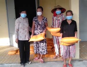 Hiệu quả từ mô hình “Hũ gạo tình thương" 