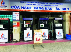 Đã có cửa hàng xăng dầu treo bảng “hết xăng” 