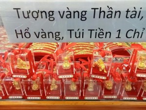 Giá vàng SJC tiếp tục lao dốc sát ngày Thần Tài 