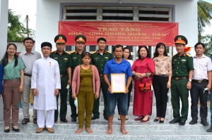 Phòng Kỹ thuật, Bộ CHQS tỉnh: Bàn giao nhà “tình nghĩa quân – dân” ở xã Chà Là, huyện Dương Minh Châu - Báo Tây Ninh Online