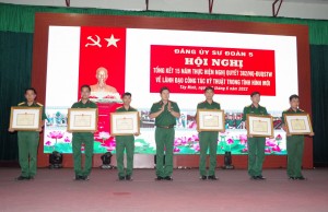 Đảng ủy Sư đoàn 5: Tổng kết 15 năm thực hiện Nghị quyết 382 của Đảng ủy Quân sự Trung ương - Báo Tây Ninh Online