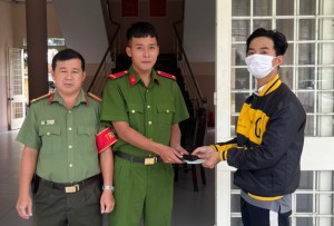 Chiến sĩ Công an không tham của rơi - Báo Tây Ninh Online