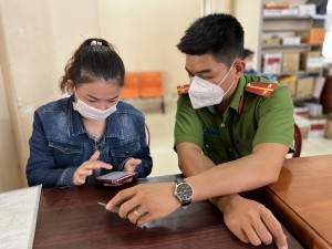 Hơn 1 năm triển khai Luật Cư trú mới: Từng bước hình thành thói quen sống và làm việc theo pháp luật Kỳ 2: Giữ vững an ninh xã hội, an ninh con người - Báo Tây Ninh Online