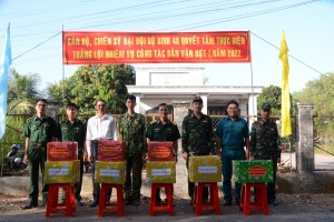 Thăm, tặng quà các đơn vị làm công tác dân vận - Báo Tây Ninh Online