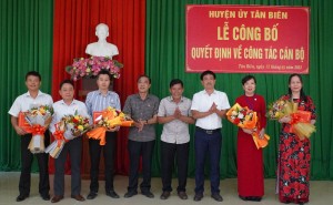 Huyện uỷ Tân Biên: Công bố 5 quyết định về công tác cán bộ - Báo Tây Ninh Online
