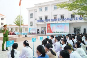 Tuyên truyền phòng, chống tội phạm ma tuý cho học sinh Trường THPT chuyên Hoàng Lê Kha - Báo Tây Ninh Online