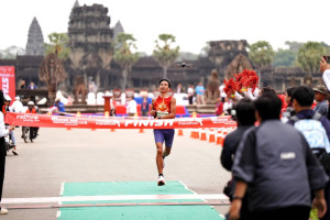 Dàn sao điền kinh Việt Nam đại thắng chặng cuối marathon xuyên Đông Dương