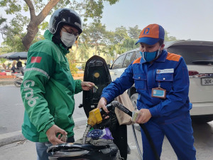 Đề xuất xử lý hình sự người ban hành văn bản trái pháp luật:                                    Cần thiết để ngăn chặn “văn bản trên trời”