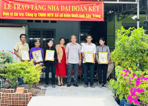 Hoà Thành: Bàn giao 5 căn nhà đại đoàn kết cho hộ khó khăn