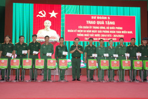 Sư đoàn 5 trao quà của Quân uỷ Trung ương, Bộ Quốc phòng cho quân nhân có hoàn cảnh khó khăn