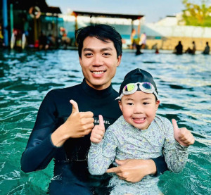 Từ chàng trai đam mê bơi lội đến huấn luyện viên truyền cảm hứng