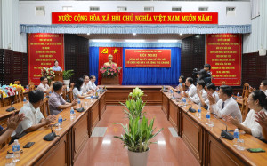 UBND tỉnh công bố quyết định về sắp xếp tổ chức bộ máy và công tác cán bộ