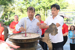 Công đoàn Ban Tuyên giáo và Dân vận Tỉnh uỷ: Về nguồn, thăm các di tích lịch sử