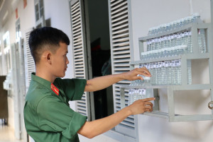 Bảo đảm sức khoẻ cho chiến sĩ mới trong thời tiết giao mùa