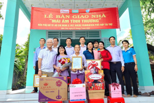 Phụ nữ Tây Ninh chung tay xoá nhà tạm, nhà dột nát