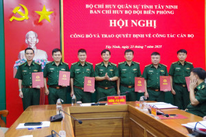 Bộ đội Biên phòng tỉnh Tây Ninh công bố và trao quyết định về công tác cán bộ