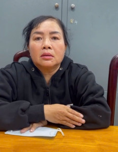 Bắt người phụ nữ cướp giật tiền của người già